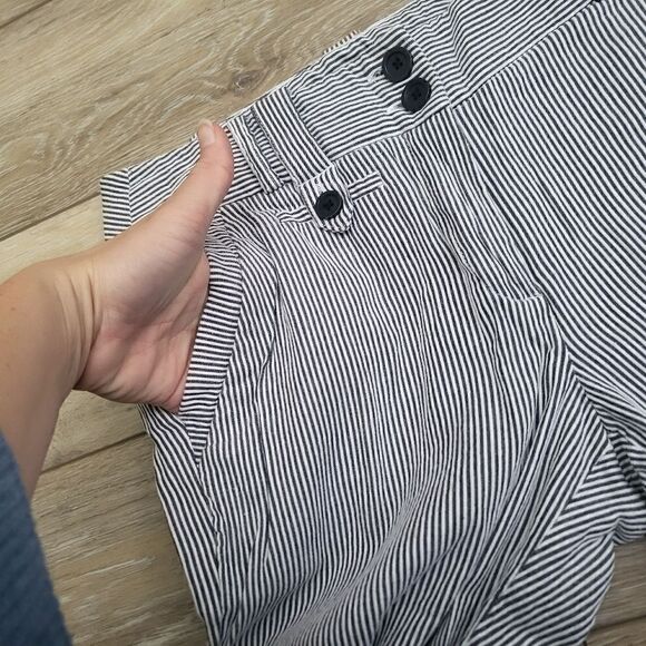 Larry Levine Petite short pants / capris blue and white vertical mini striped 4p - Picture 8 of 11